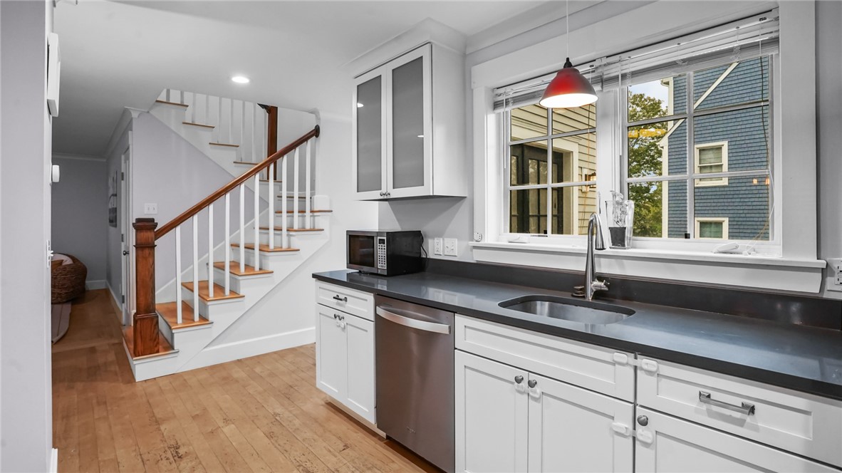 485 Spring Street Newport, RI 02840 - Photo 11 of 32