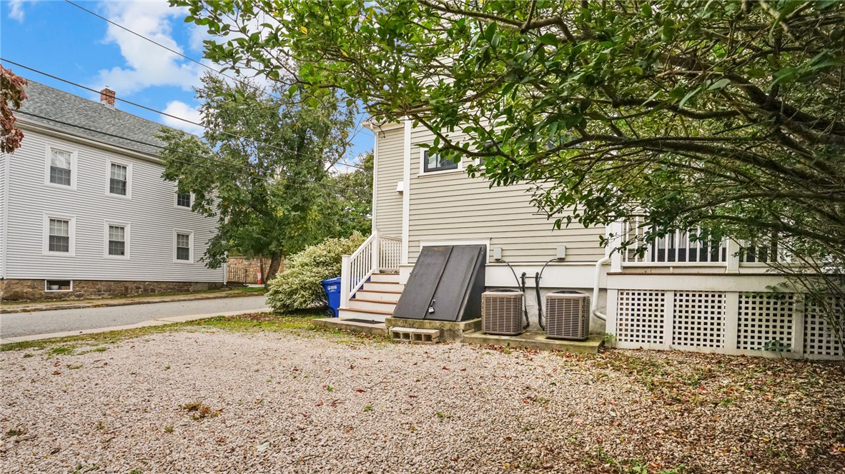 485 Spring Street Newport, RI 02840 - Photo 29 of 32