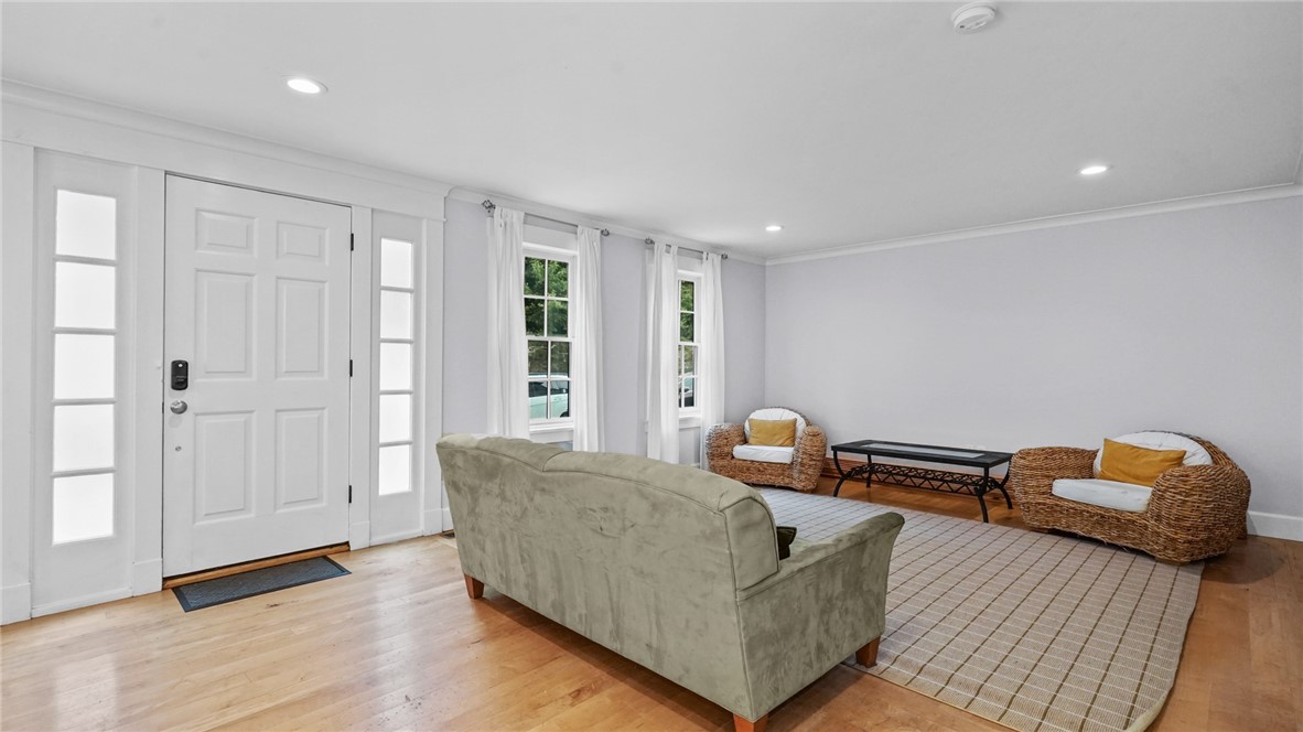 485 Spring Street Newport, RI 02840 - Photo 5 of 32