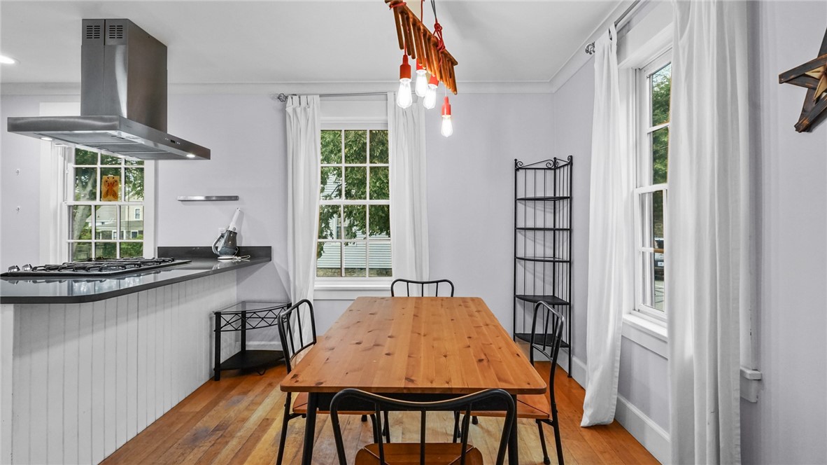 485 Spring Street Newport, RI 02840 - Photo 7 of 32