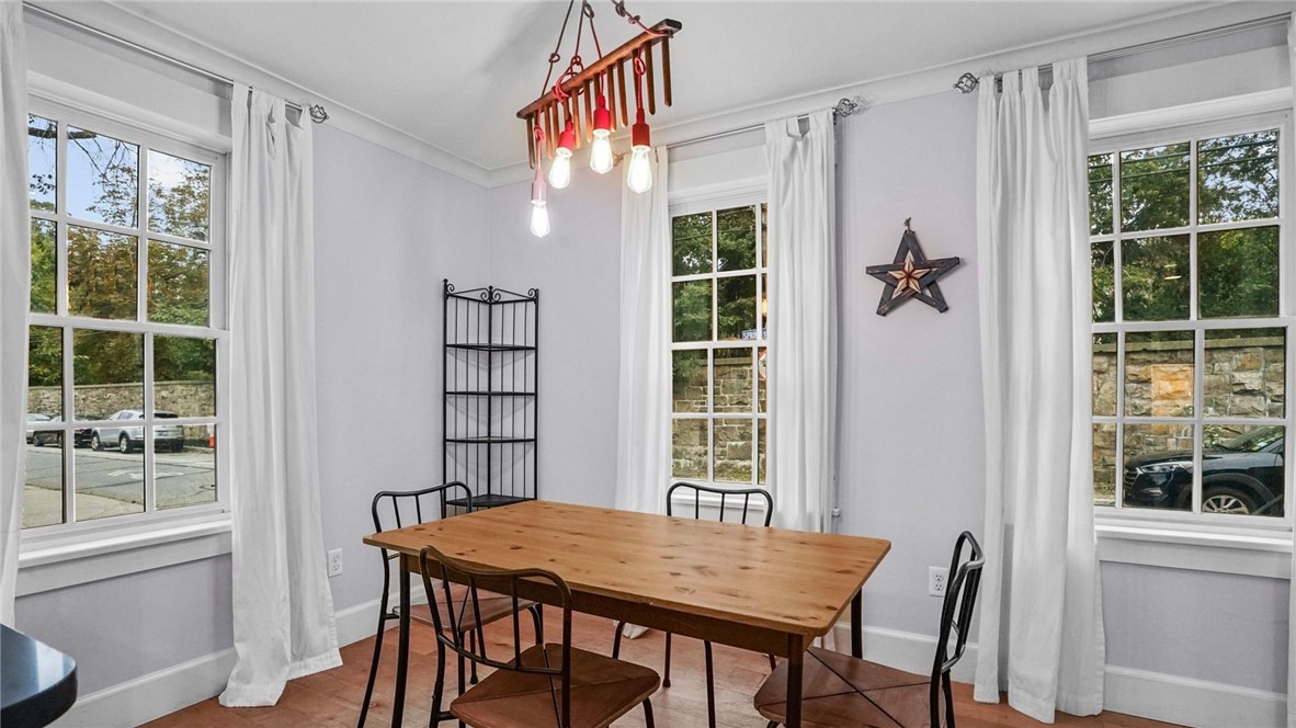 485 Spring Street Newport, RI 02840 - Photo 8 of 32