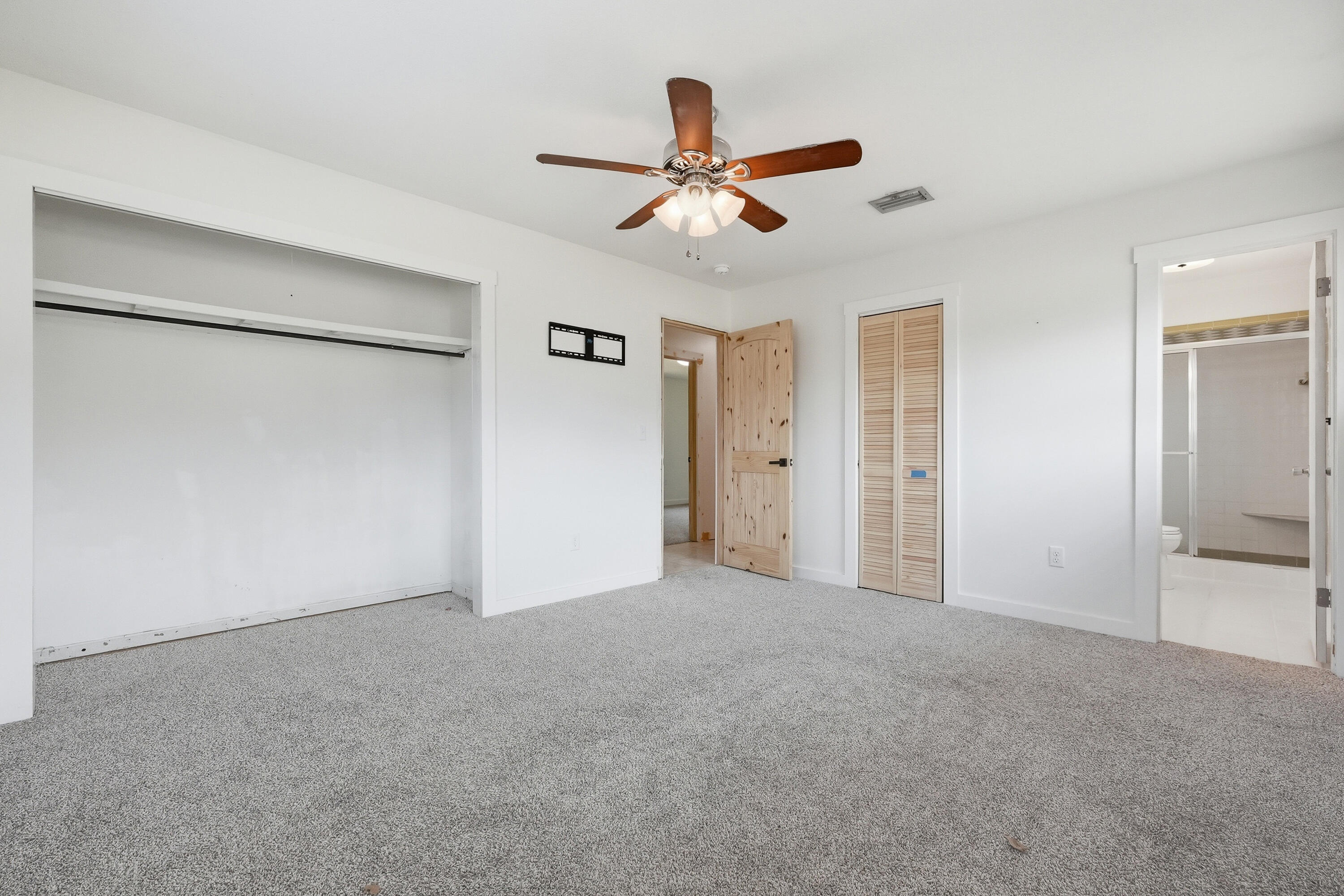 15 Maple Avenue Shalimar, FL 32579 - Photo 20 of 45 a view of an empty room