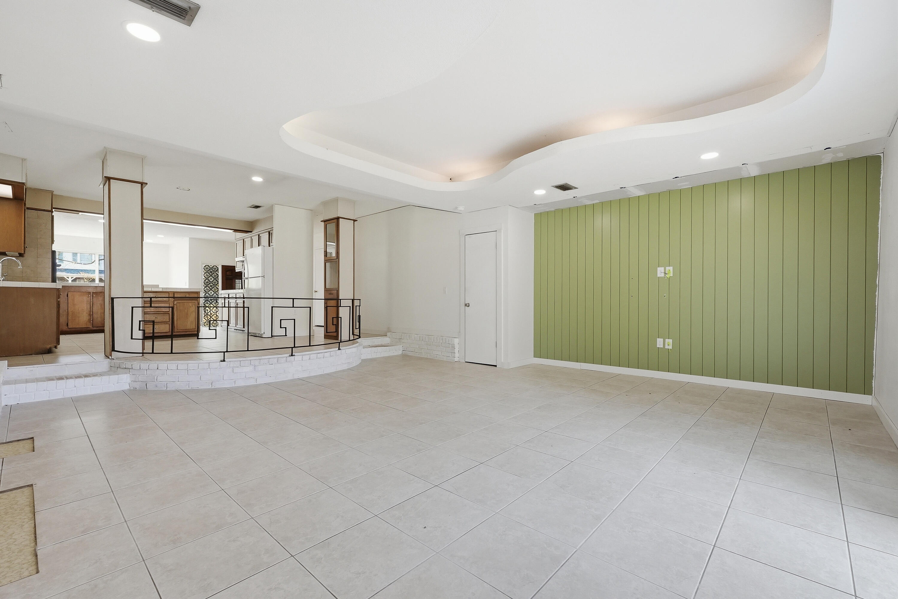 15 Maple Avenue Shalimar, FL 32579 - Photo 10 of 45 a view of a livingroom with furniture and a chandelier