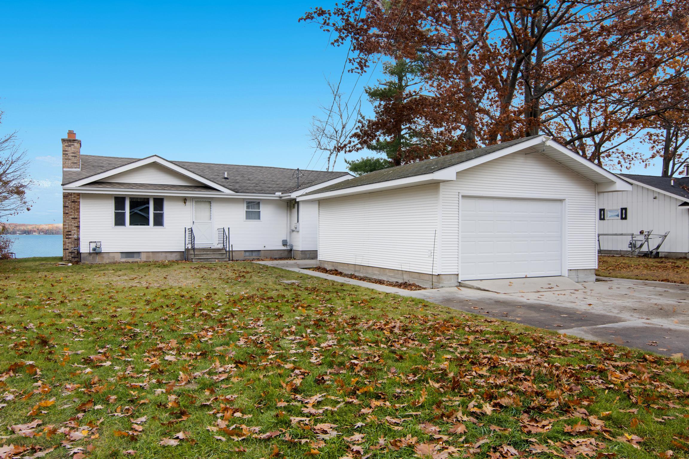 6522 Bixler Road Beulah, MI 49617 - Photo 2 of 30
