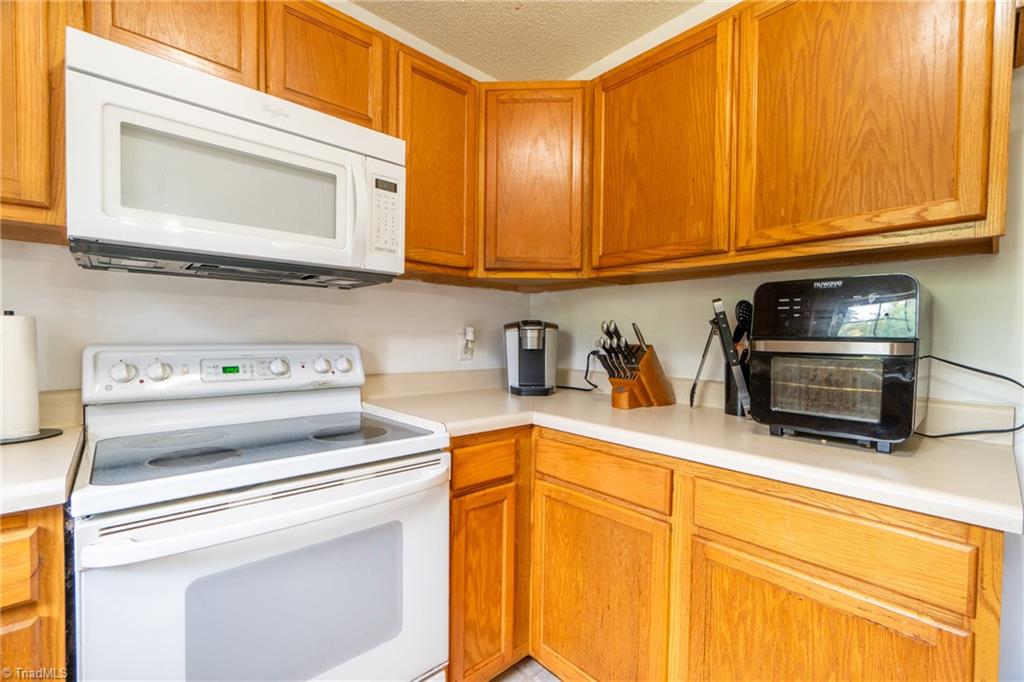 305 Albertson Road Thomasville, NC 27360 - Photo 12 of 29