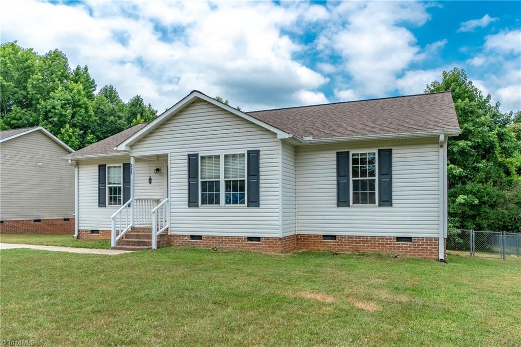 305 Albertson Road Thomasville, NC 27360 - Photo 2 of 29