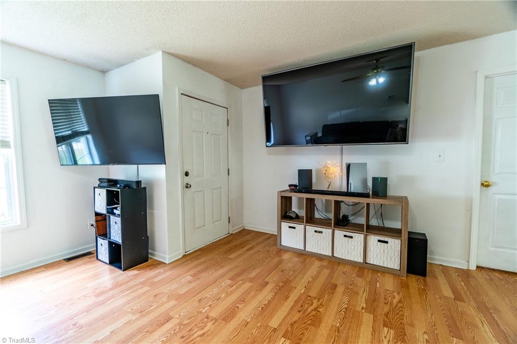 305 Albertson Road Thomasville, NC 27360 - Photo 7 of 29