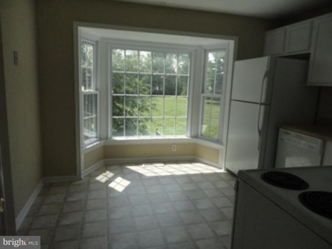 159 Sharpstead Lane Gaithersburg, MD 20878 - Photo 4 of 11 Kitchen