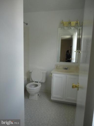 159 Sharpstead Lane Gaithersburg, MD 20878 - Photo 7 of 11 Master Bath
