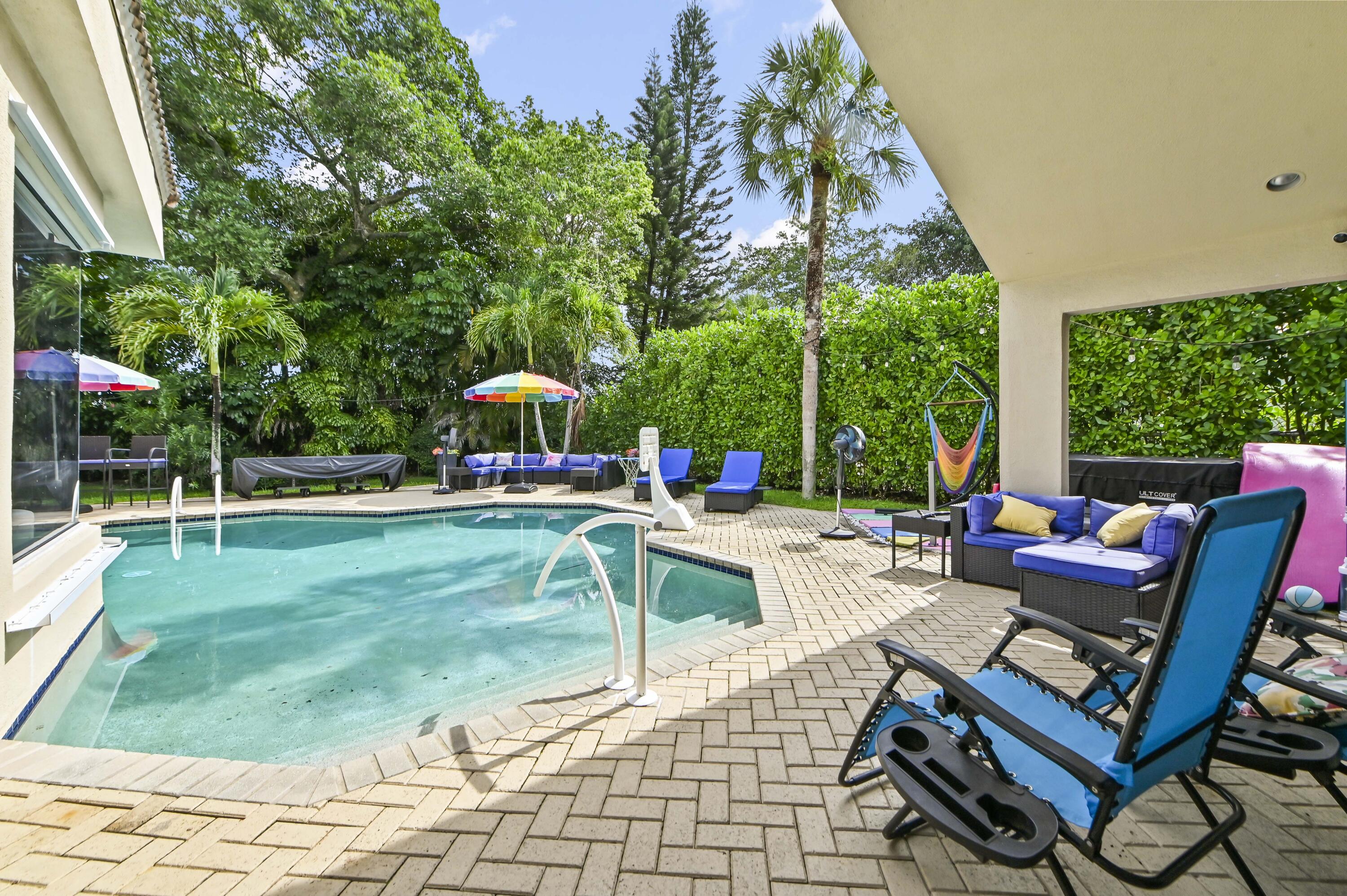 7165 Mariana Court Boca Raton, FL 33433 - Photo 31 of 47 43 Pool 01