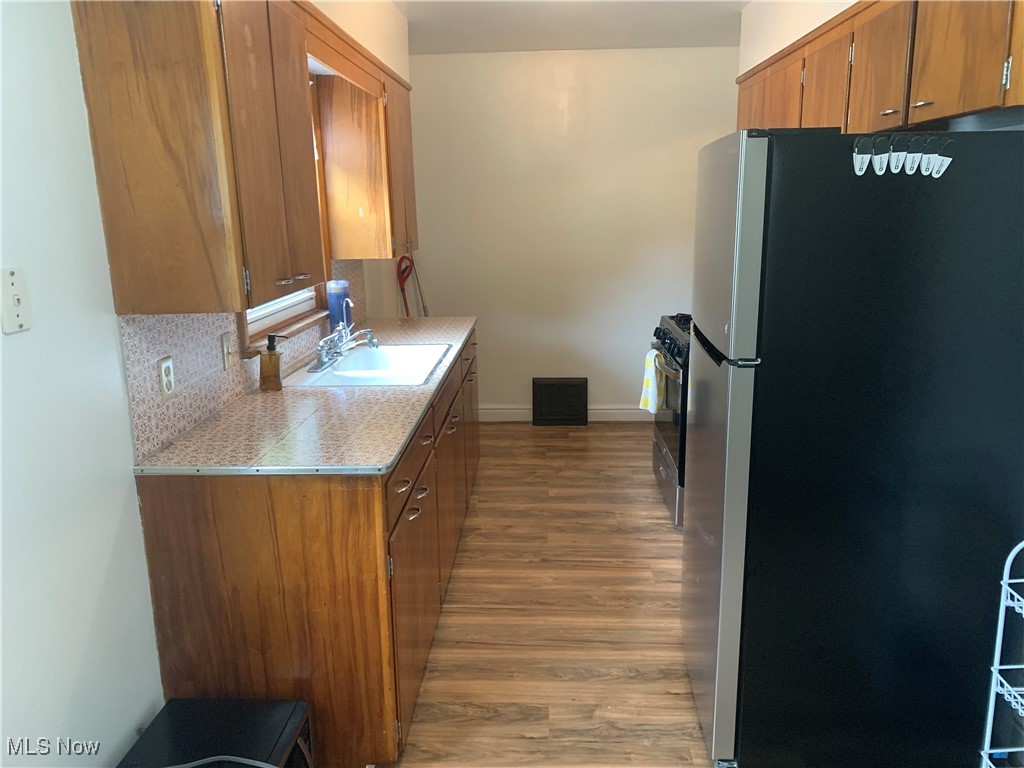 885 Reed Avenue Akron, OH 44306 - Photo 10 of 24 Galley style kitchen