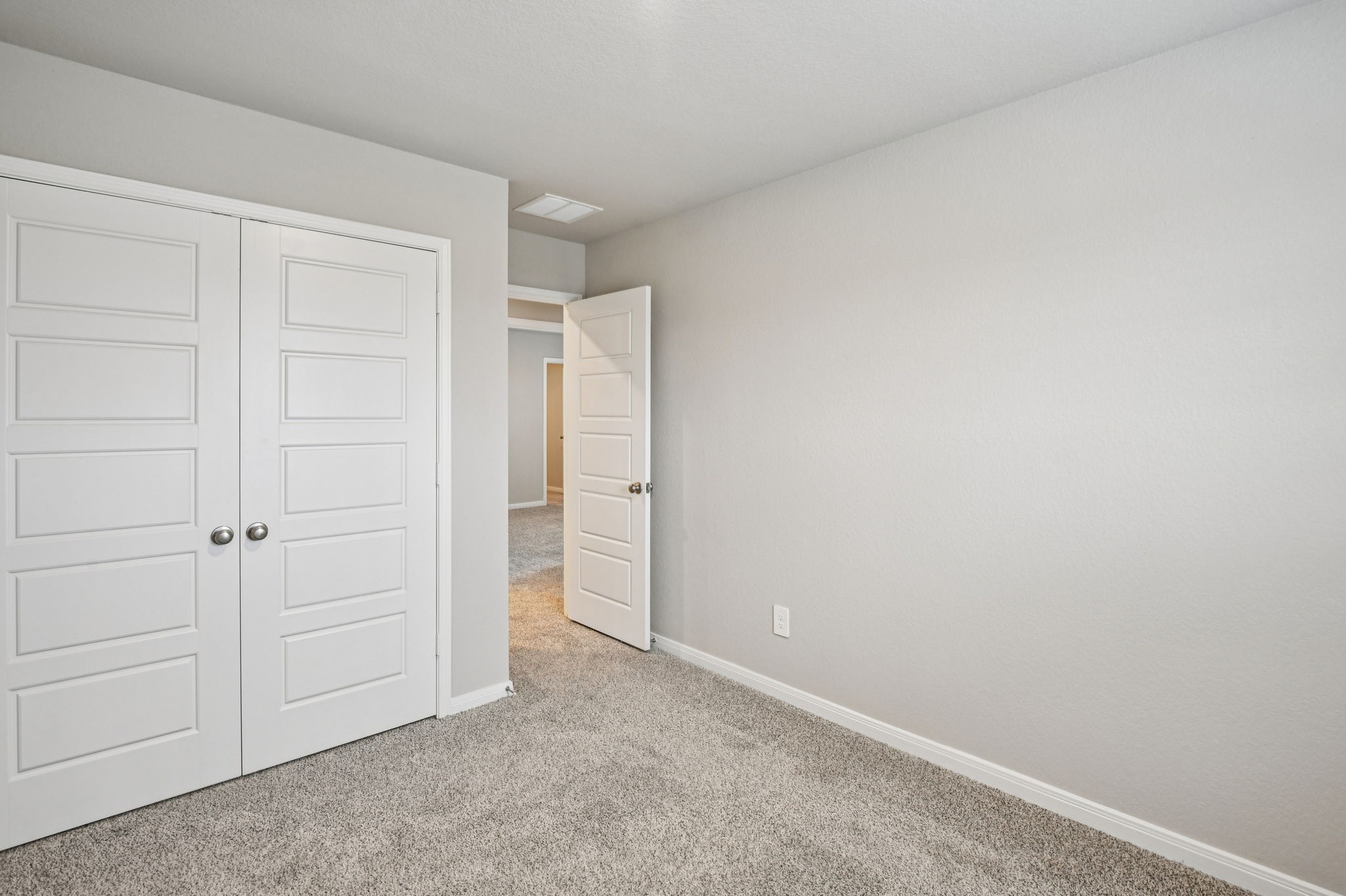 224 Raine Manor Montgomery, TX 77316 - Photo 40 of 50 an empty room with closet area