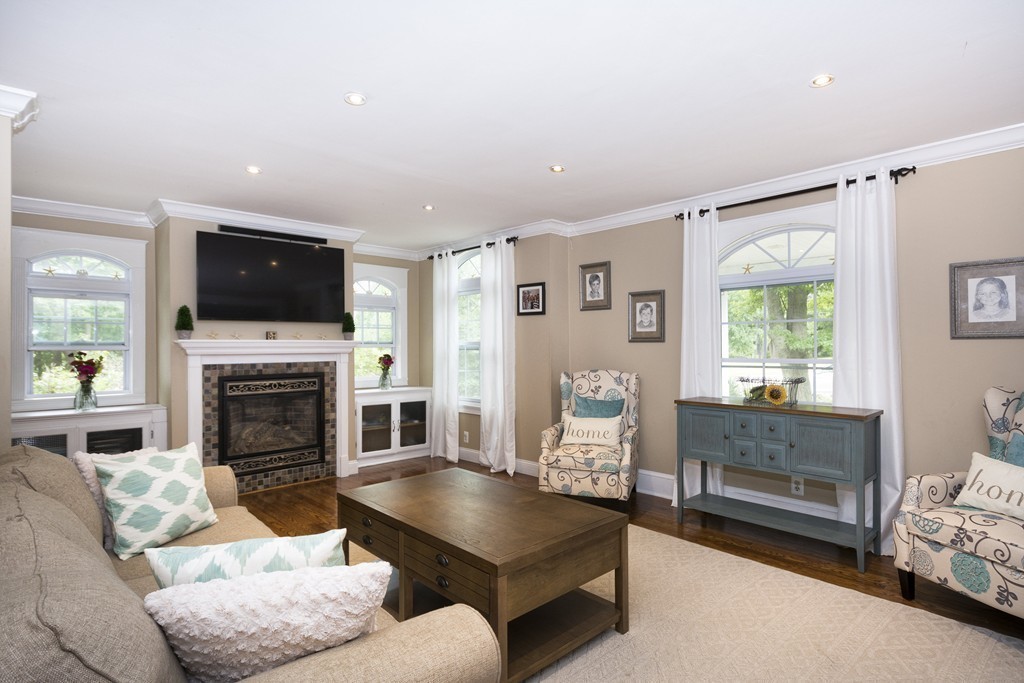 50 Clapp Road Scituate, MA 02066 - Photo 5 of 26 Gallery Image 5