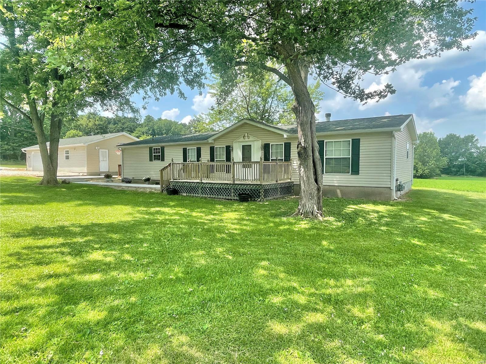 247 Titcomb Butler, IL 62015 - Photo 3 of 34 Gallery Image 3