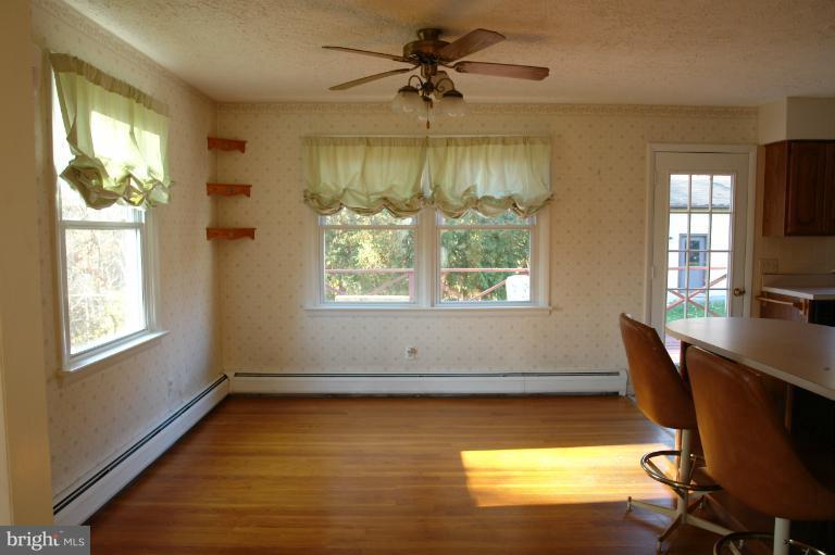 1500 Bollinger Road Westminster, MD 21157 - Photo 11 of 15 Kitchen/Dining