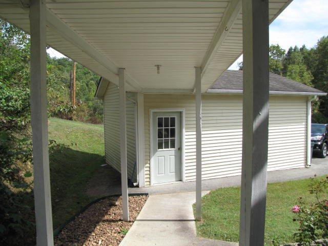 30 Middle Crk Road Manchester, KY 40962 - Photo 10 of 34 Photo 10