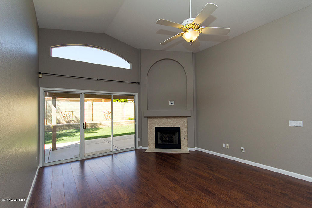 4544 East St John Road Phoenix, AZ 85032 - Photo 8 of 19 Living Room