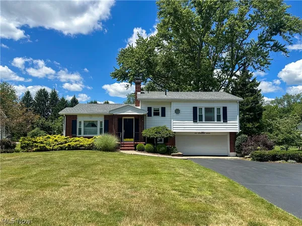 $229,900 | 2007 Silver Fox Lane Northeast, Warren, OH 44484