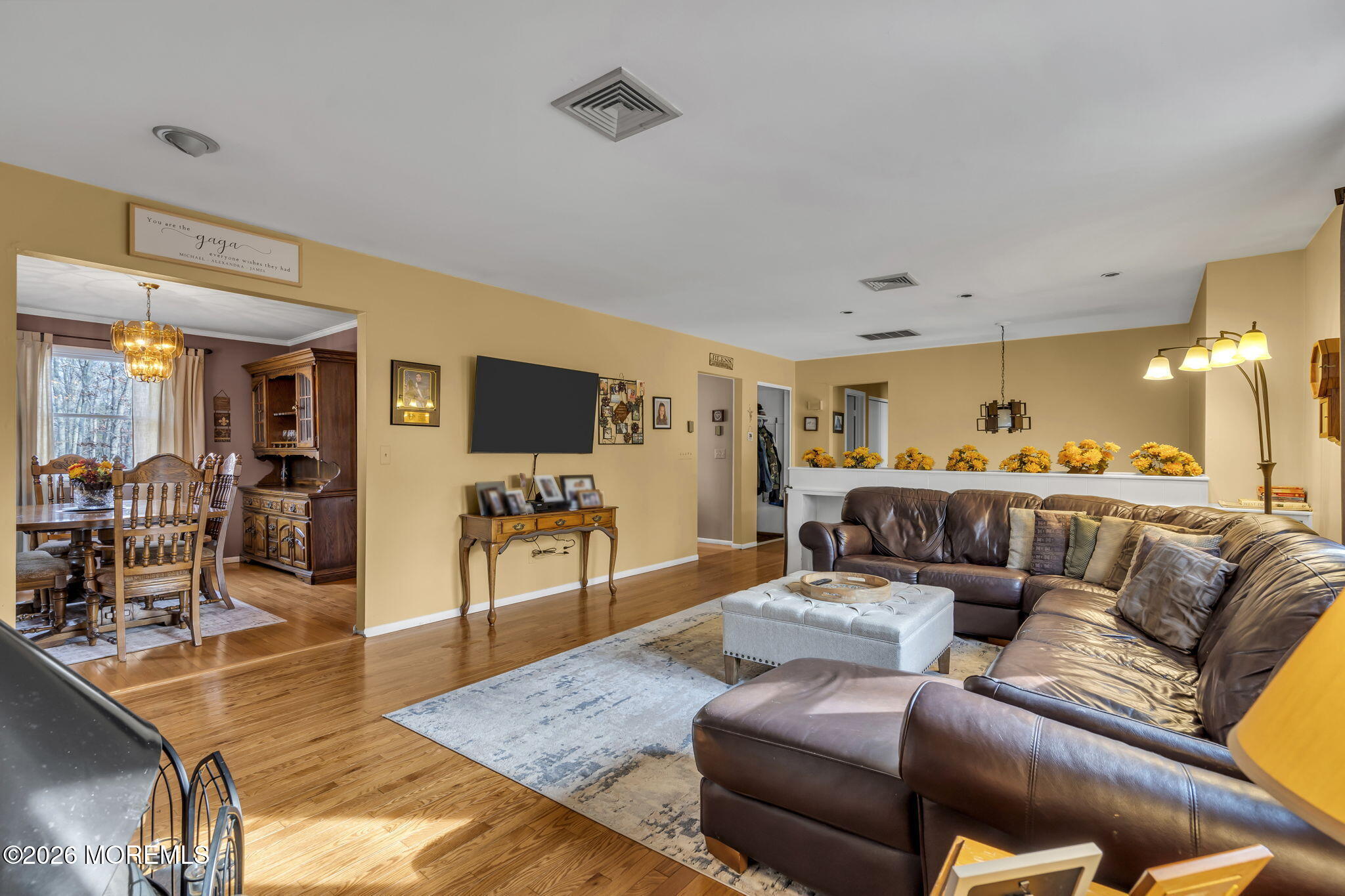 301 Clearstream Road Jackson, NJ 08527 - Photo 7 of 35 11-web-or-mls-011_dsc07311_382