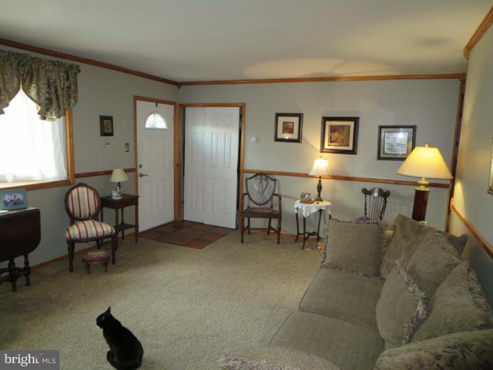 150 Burrs Mill Road Southampton, NJ 08088 - Photo 3 of 23 Living Room