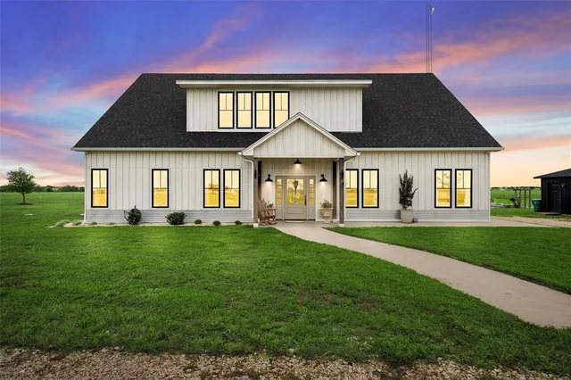 $999,999 | 1197 Prairie Chapel Road, Crawford, TX 76638