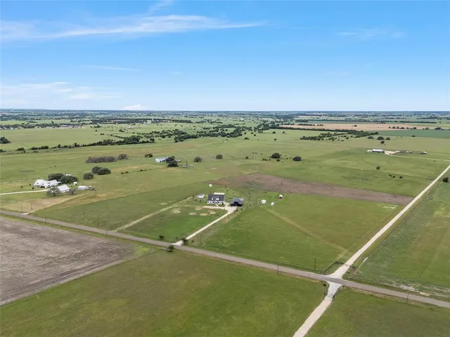 $999,999 | 1197 Prairie Chapel Road, Crawford, TX 76638