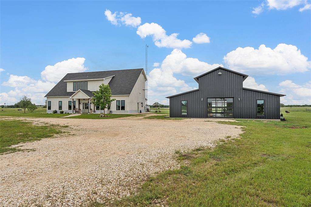 1197 Prairie Chapel Road Crawford, TX 76638 - Photo 4 of 40