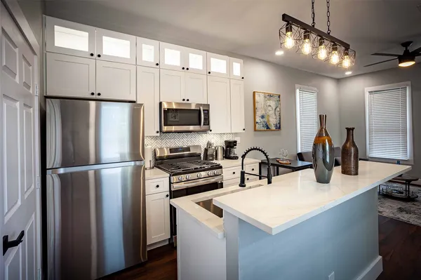 $3,500 | 1613 Hickory Street, Houston, TX 77007