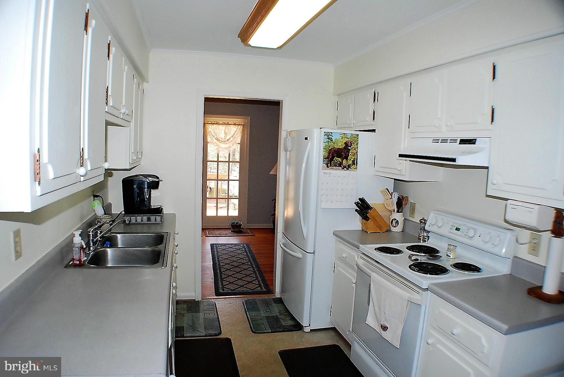 6909 Harvey Road Manassas, VA 20112 - Photo 8 of 30 Kitchen