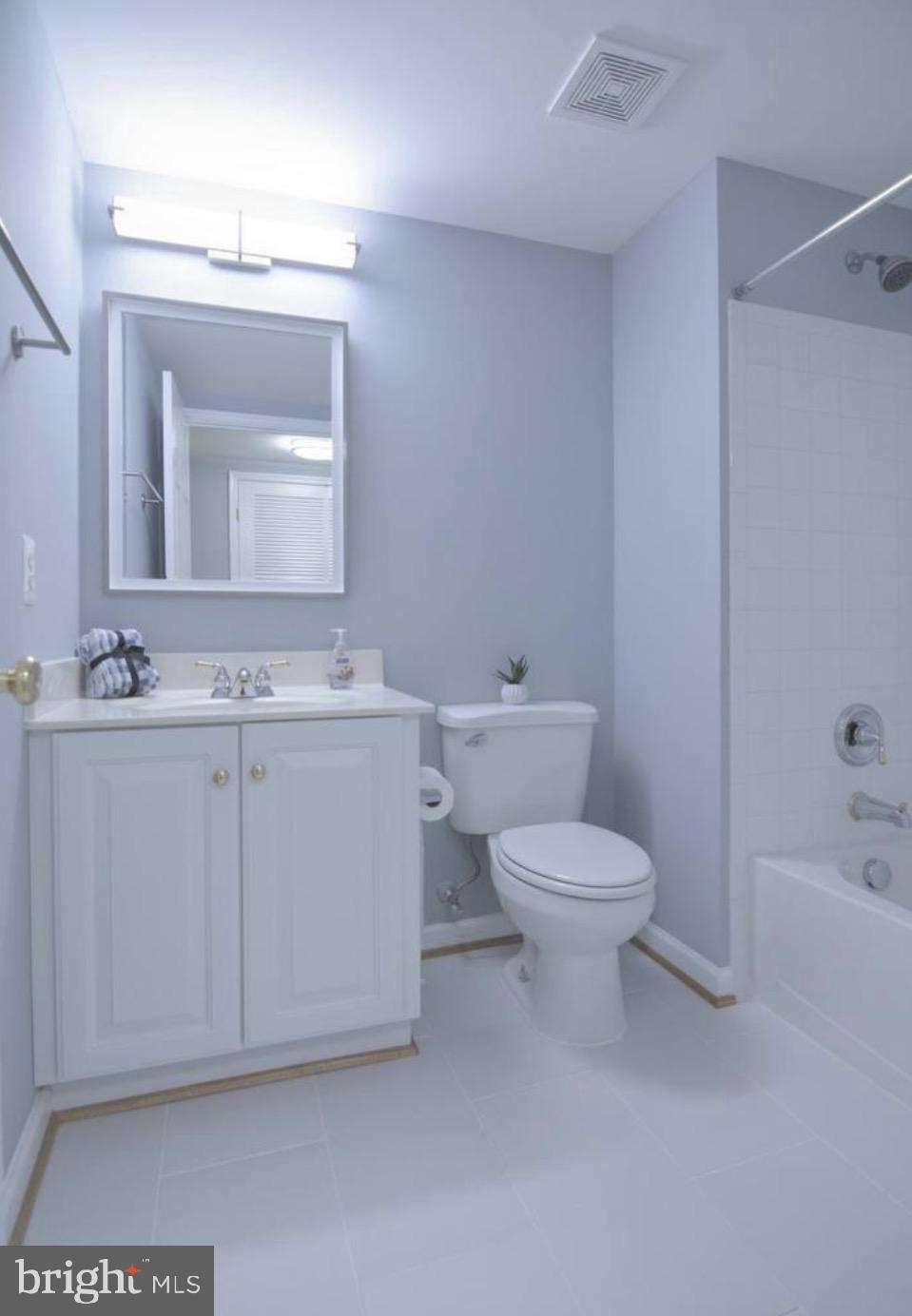 422 Sheila Street Gaithersburg, MD 20878 - Photo 31 of 46 Full Bathroom on Lower Level