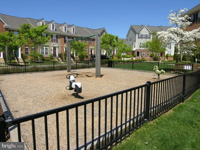 $3,850 | 422 Sheila Street, Gaithersburg, MD 20878