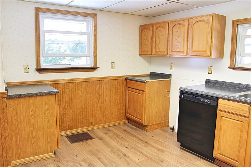 422 Grove Street Apollo, PA 15613 - Photo 4 of 22