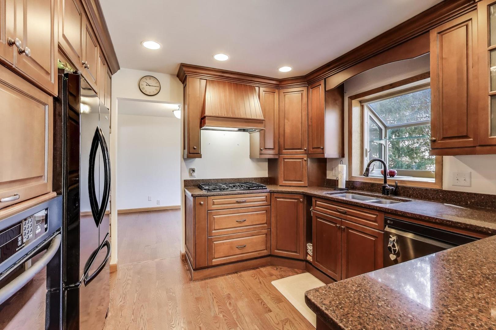 1350 Kelly Court Batavia, IL 60510 - Photo 4 of 30