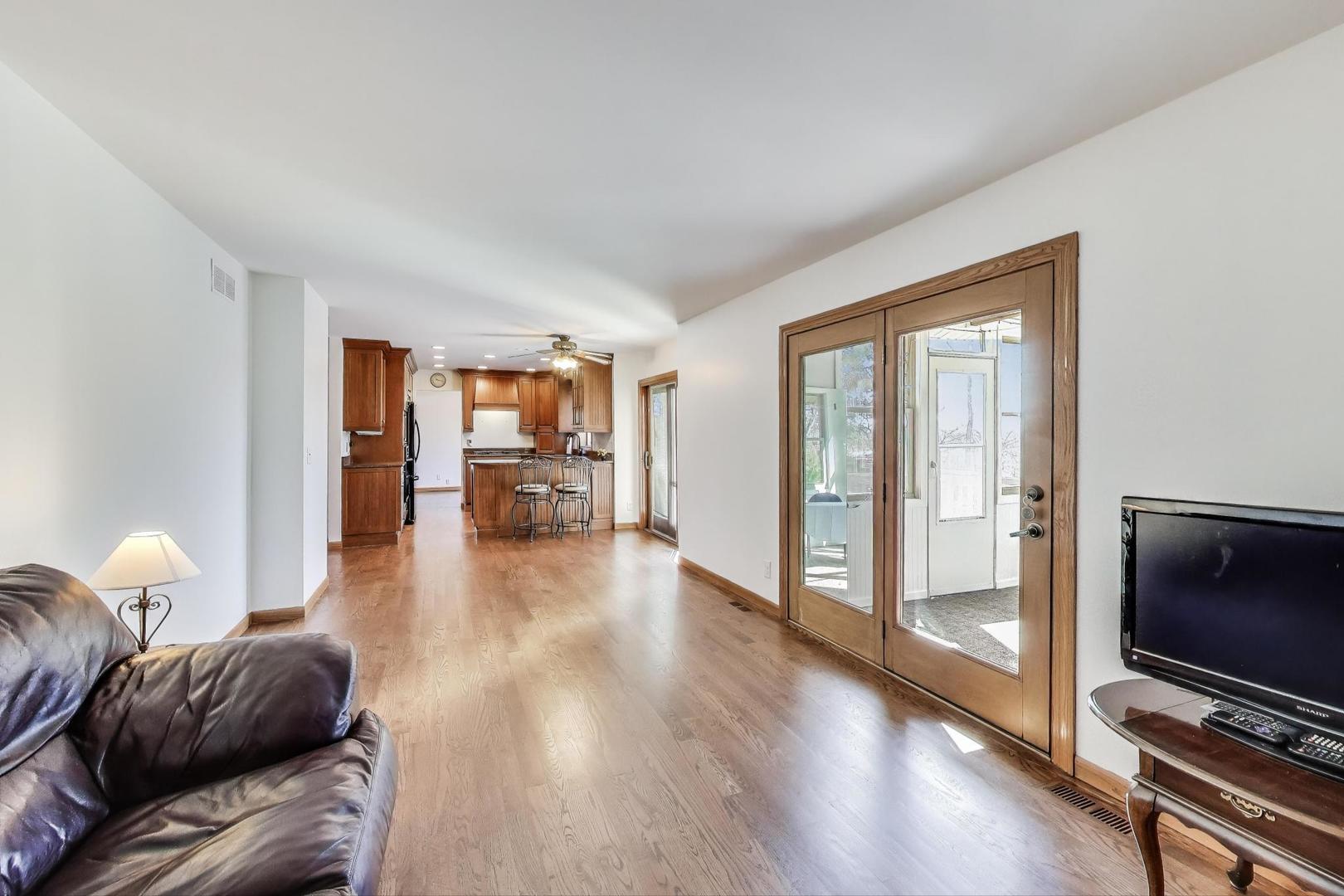 1350 Kelly Court Batavia, IL 60510 - Photo 9 of 30