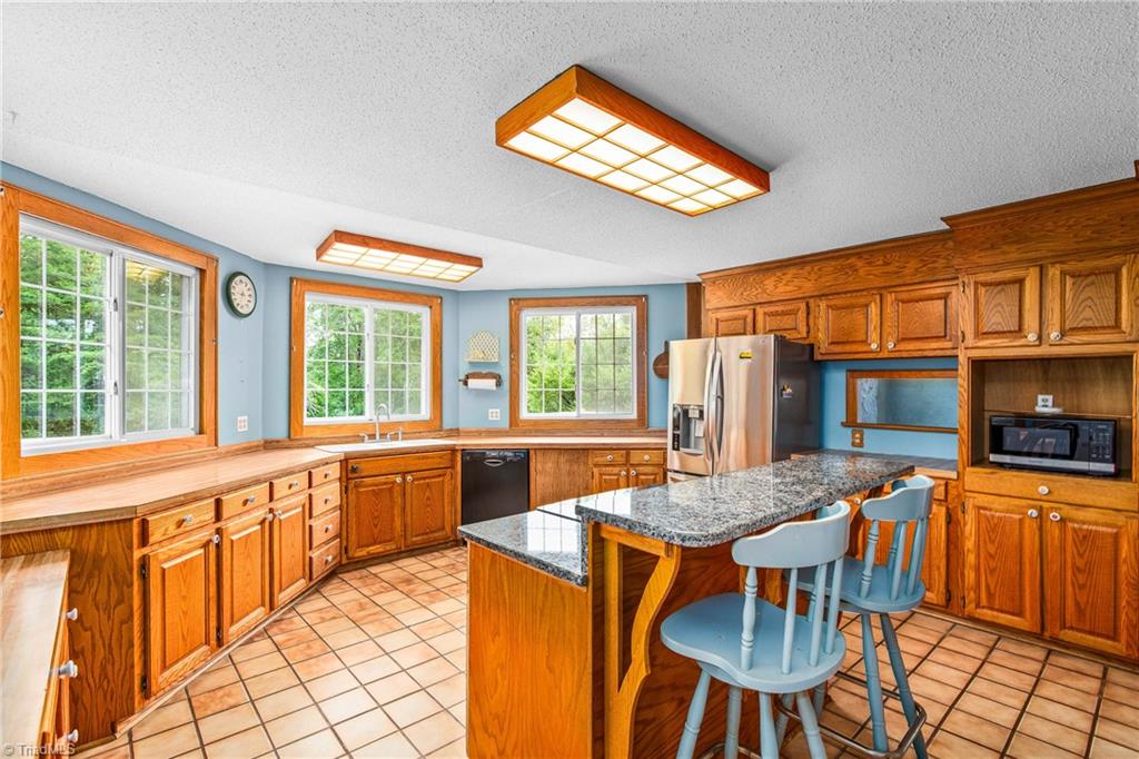 2018 E Road Walnut Cove, NC 27052 - Photo 8 of 48 Gallery Image 8
