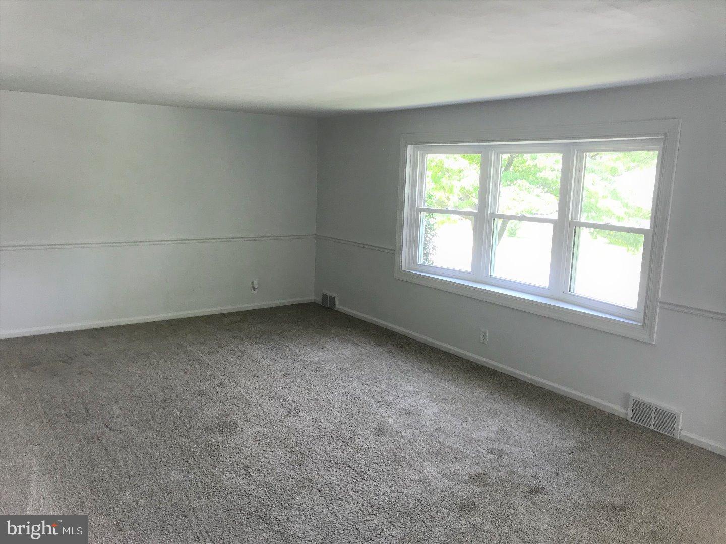 15 Old Spring Road Coatesville, PA 19320 - Photo 6 of 21 Living Room