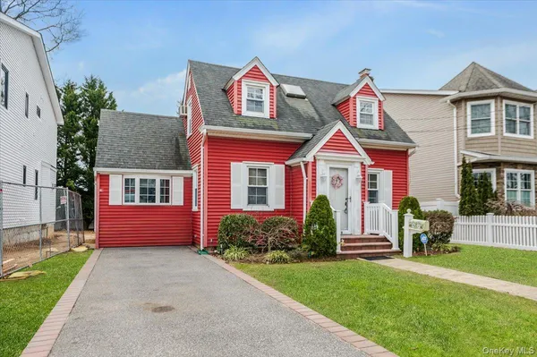 $699,000 | 3978 William Street, Seaford, NY 11783