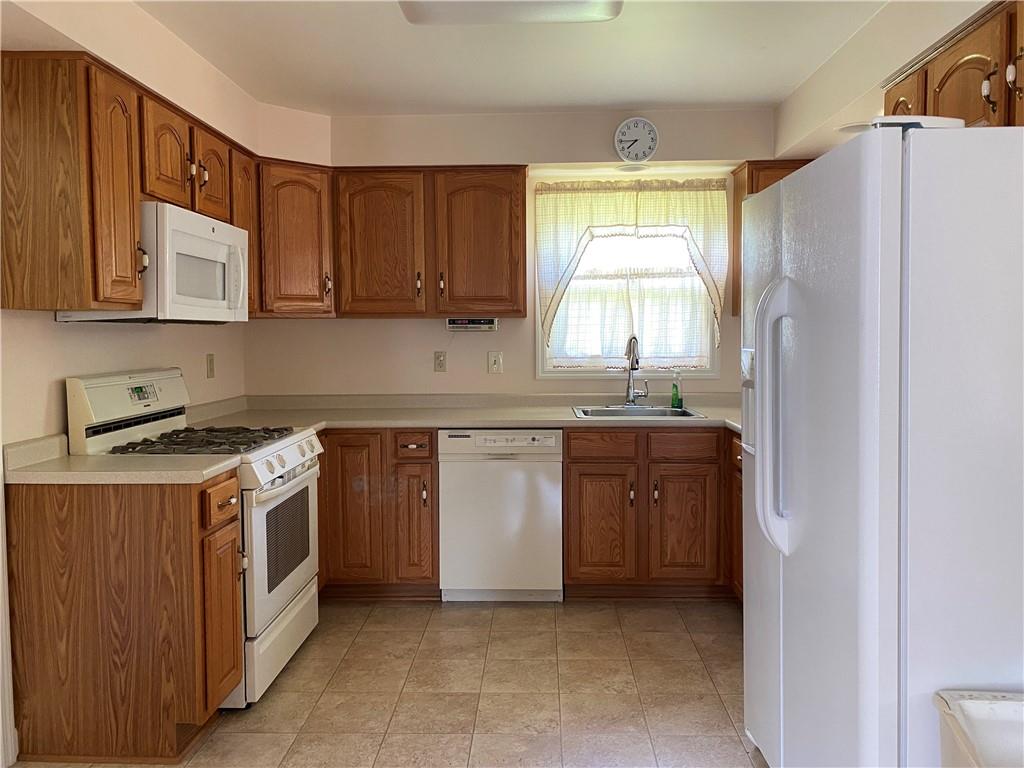 3095 Kipp Avenue Lower Burrell, PA 15068 - Photo 3 of 12