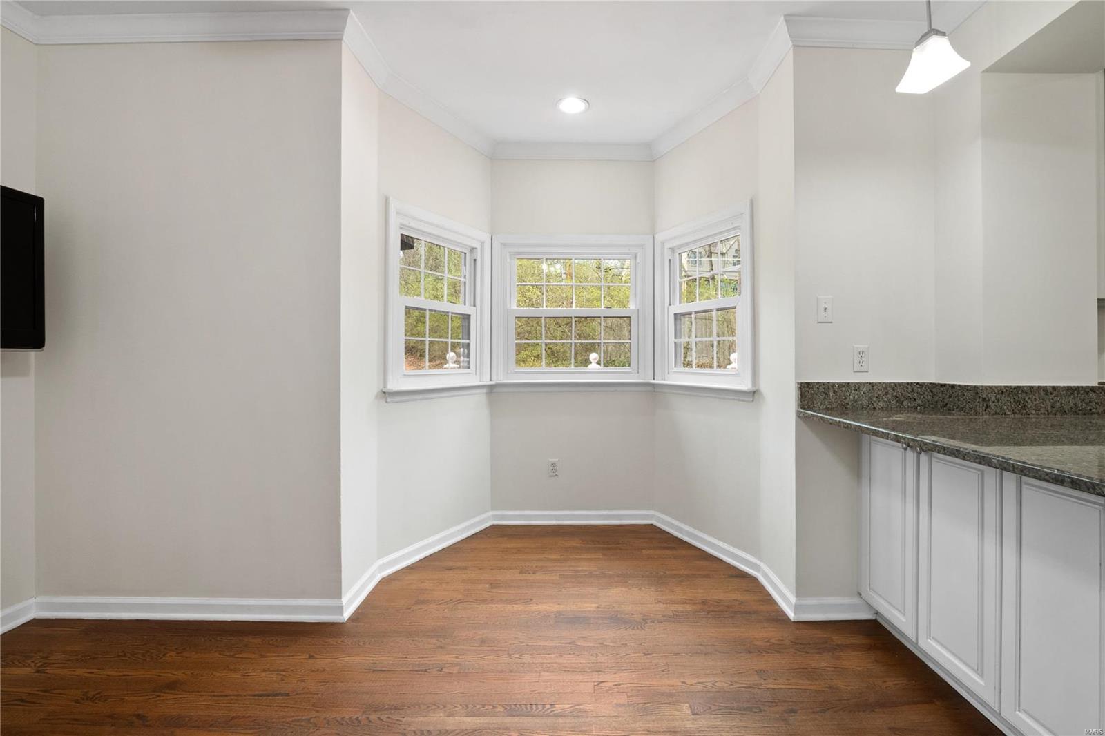 1281 Lay Road Ladue, MO 63124 - Photo 13 of 39