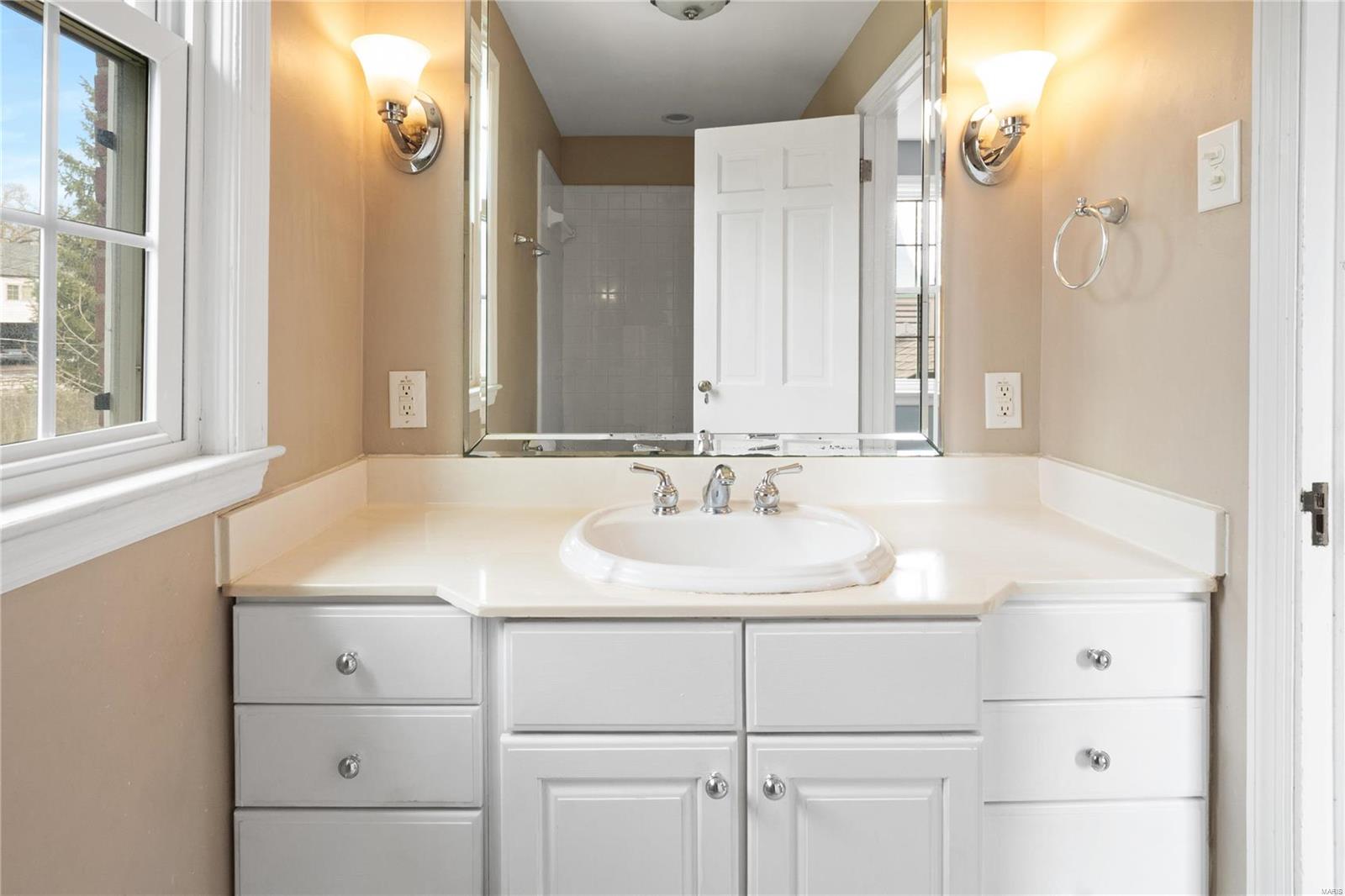 1281 Lay Road Ladue, MO 63124 - Photo 23 of 39