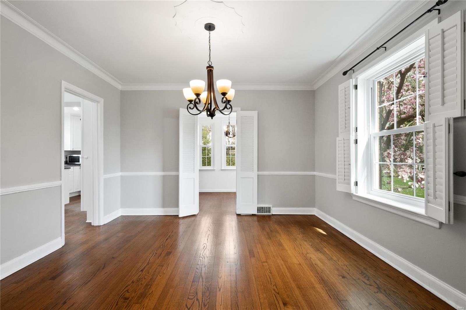 1281 Lay Road Ladue, MO 63124 - Photo 8 of 39