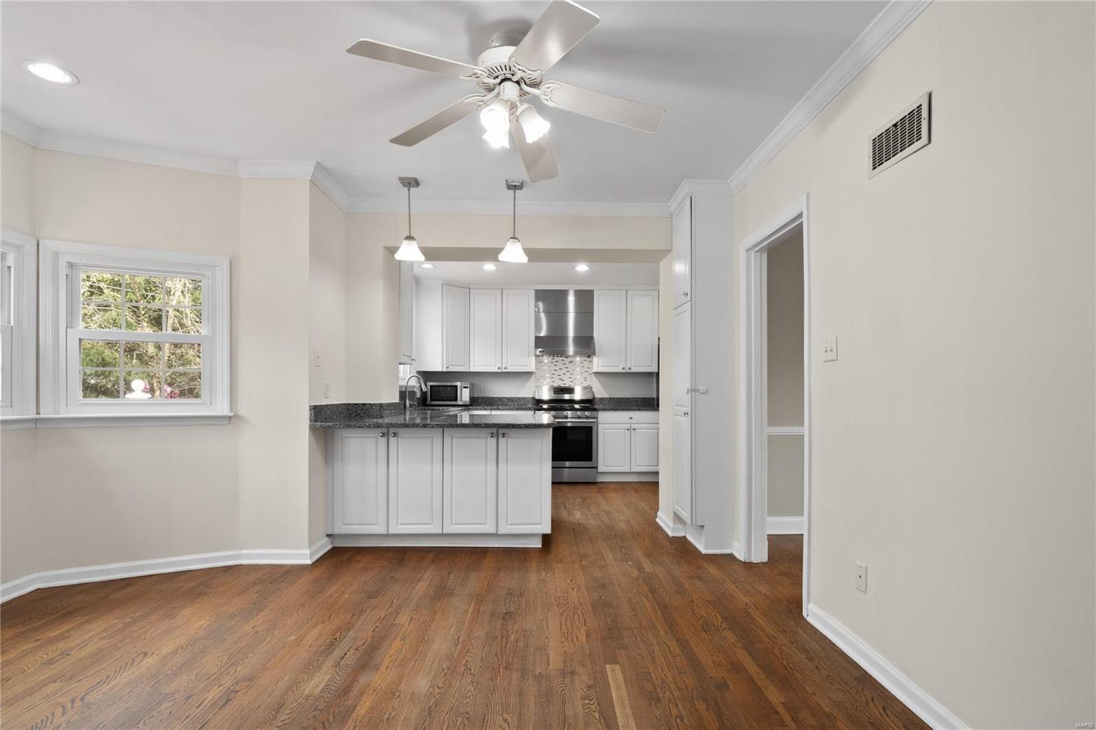 1281 Lay Road Ladue, MO 63124 - Photo 10 of 39