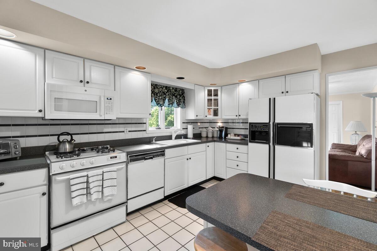 3324 Llewellyn Field Road Olney, MD 20832 - Photo 16 of 45 Gallery Image 16