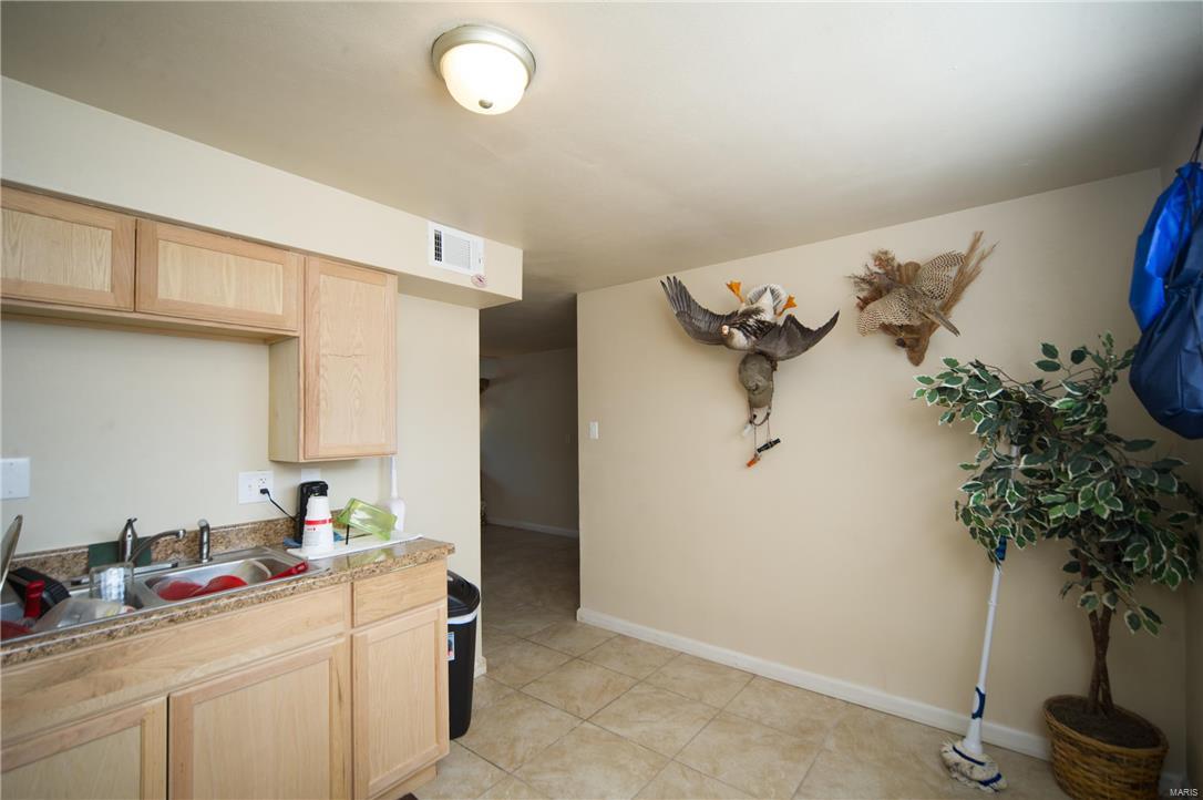 1553 Johnson Road Granite City, IL 62040 - Photo 11 of 26 Gallery Image 11