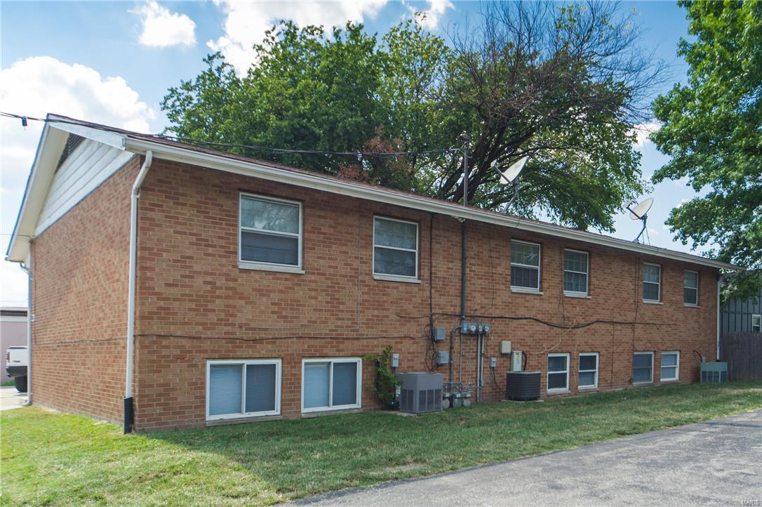 1553 Johnson Road Granite City, IL 62040 - Photo 4 of 26 Gallery Image 4