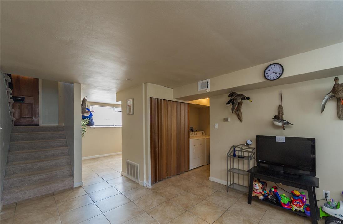 1553 Johnson Road Granite City, IL 62040 - Photo 9 of 26 Gallery Image 9