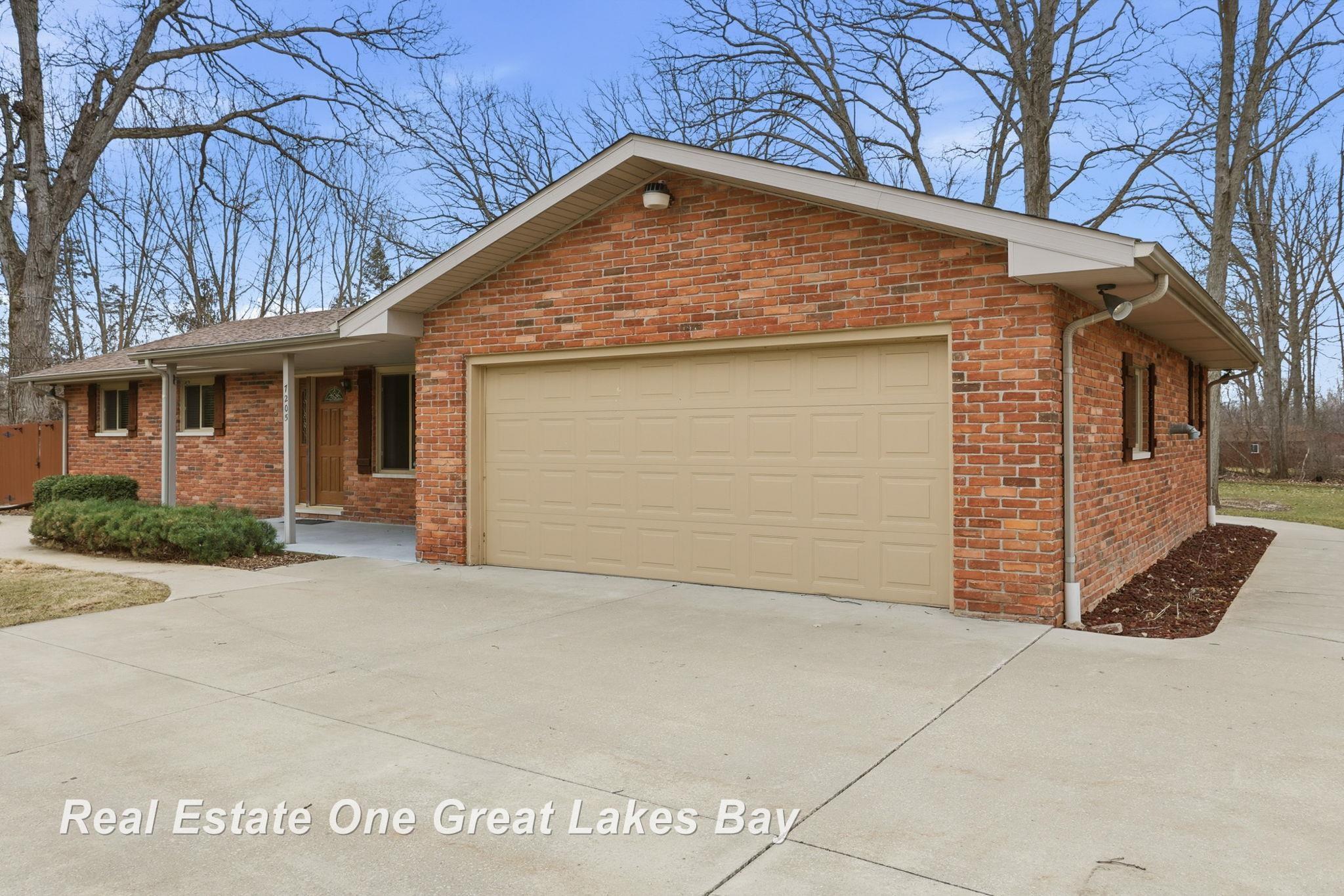 7205 Trinklein Road Saginaw, MI 48609 - Photo 40 of 81 50202618-a3cc3d1f-b66d-4ebf-b538-9a6e528a09e4.JPG