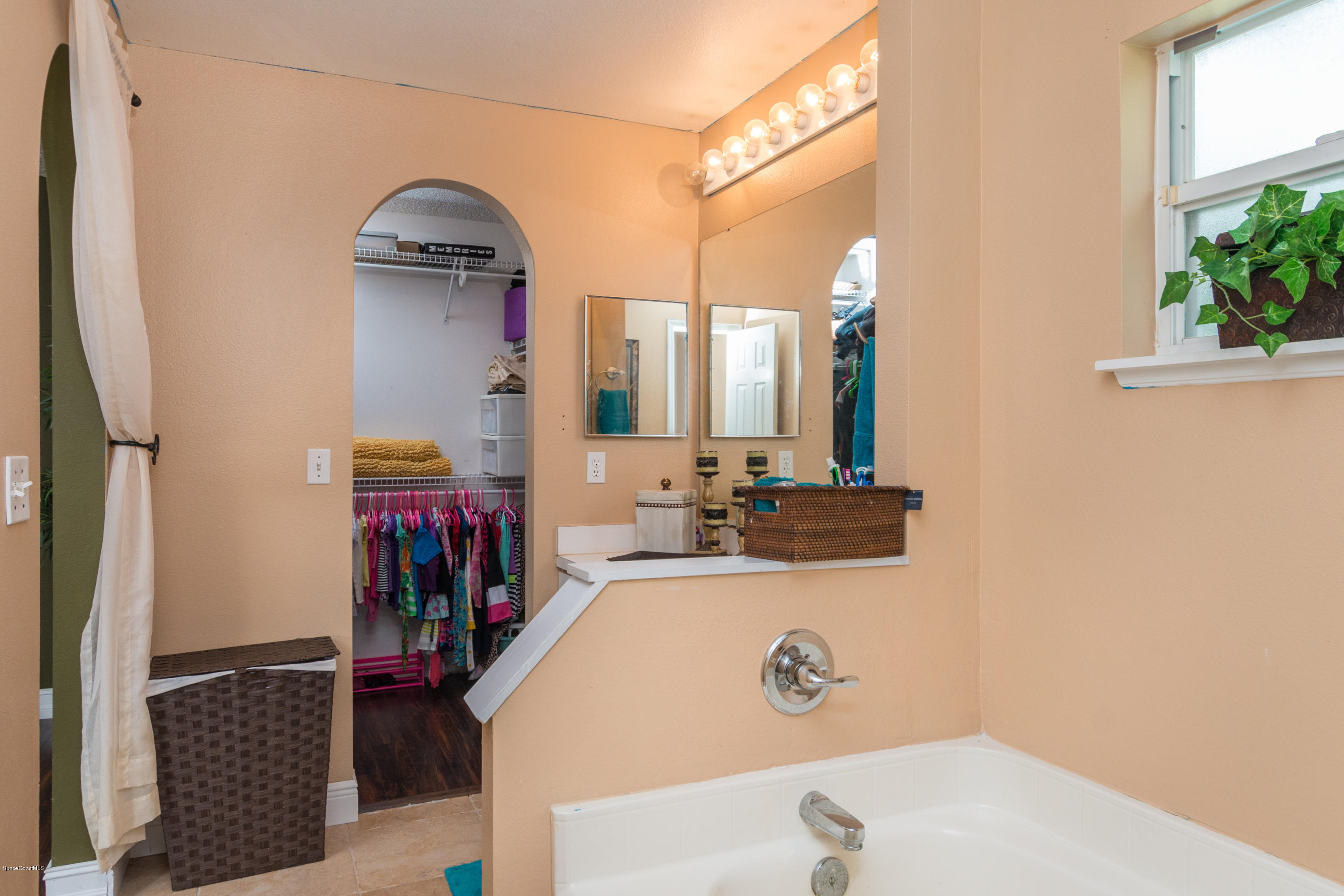 1270 Seabold Road Southwest Palm Bay, FL 32908 - Photo 14 of 18 Master Bathroom