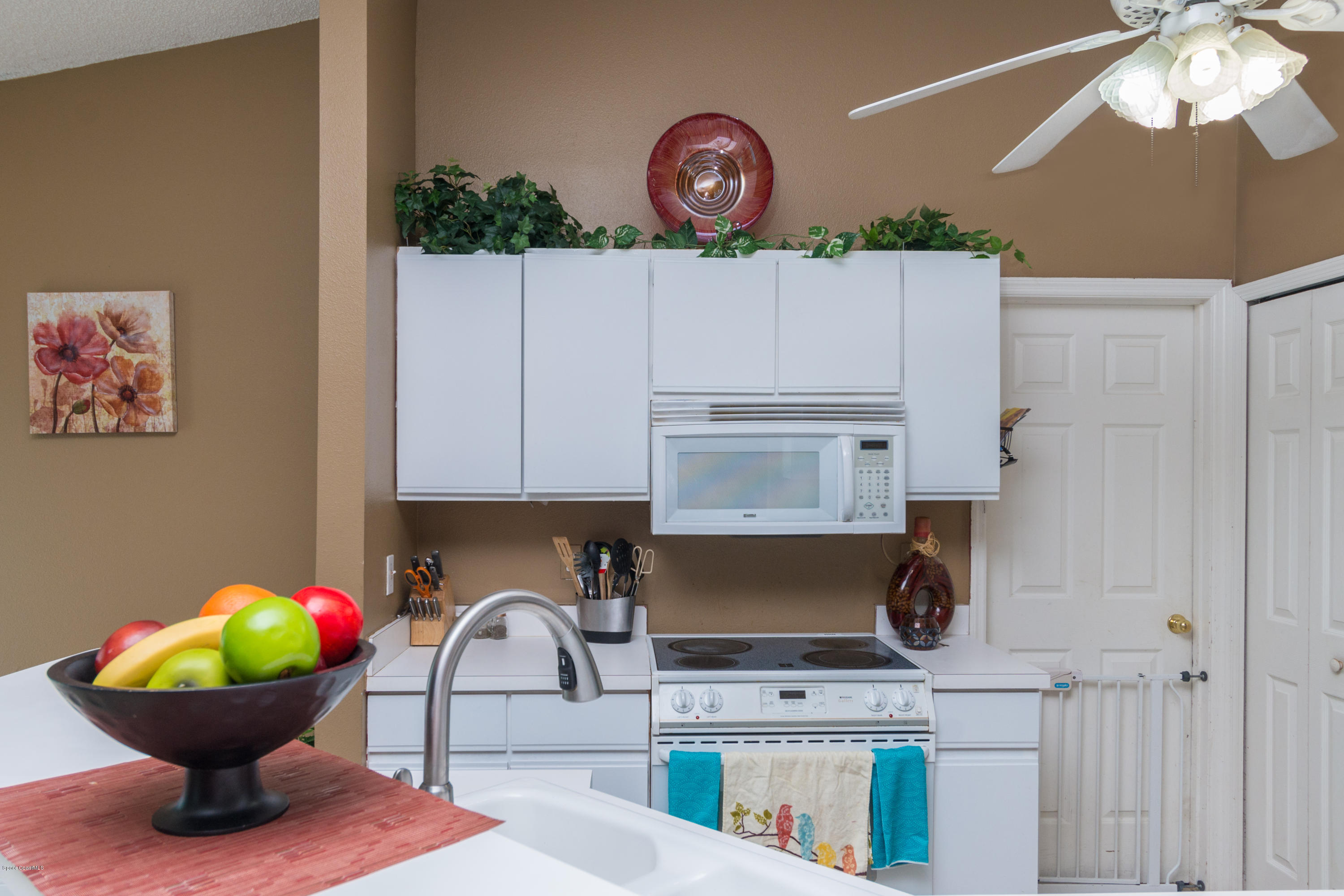 1270 Seabold Road Southwest Palm Bay, FL 32908 - Photo 5 of 18 Kitchen
