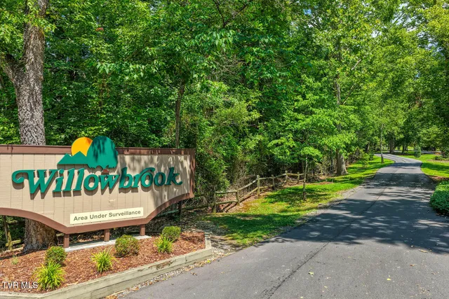 $464,900 | 223 Willowbend Court, Kingsport, TN 37660